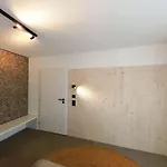 Chic & Modern With Mountain Views بوبراد