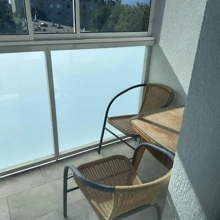 Chic & Modern With Mountain Views *