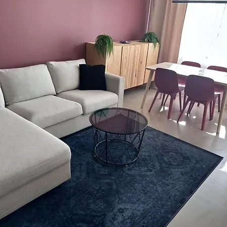 Chic & Modern With Mountain Views *