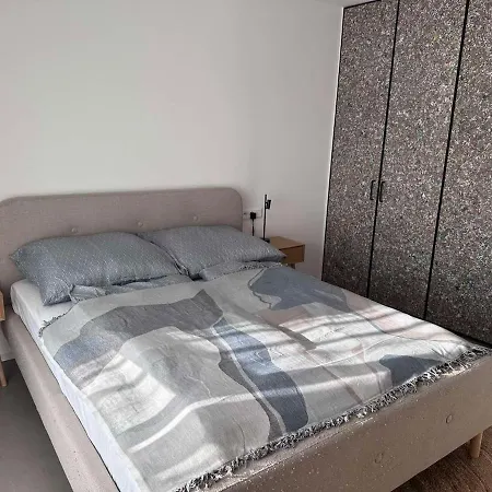 Chic & Modern With Mountain Views *