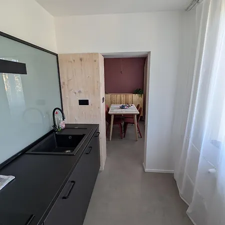 Chic & Modern With Mountain Views Apartamento *